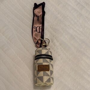 Vogue New Famous Checkered Cosmetic Case w/Keychain Embellished Purse Adornment